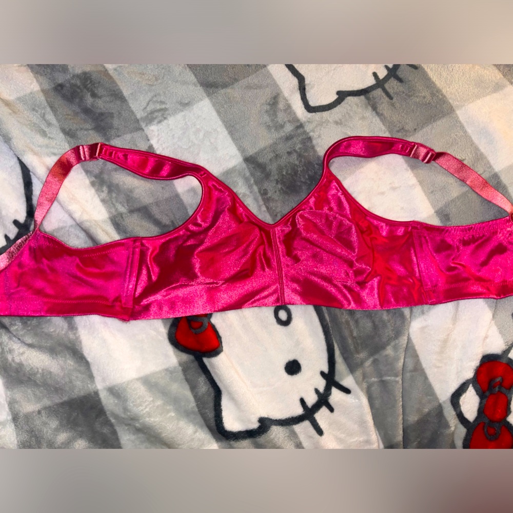 Cacique, 40C, Hot pink no wire bra